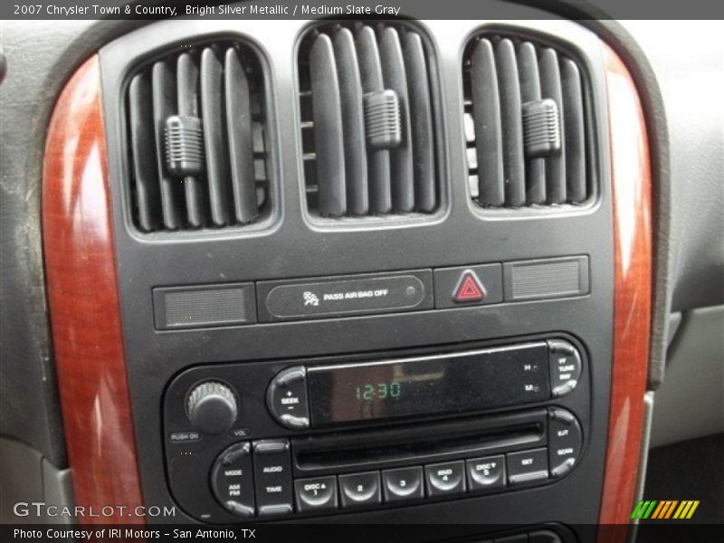 Bright Silver Metallic / Medium Slate Gray 2007 Chrysler Town & Country