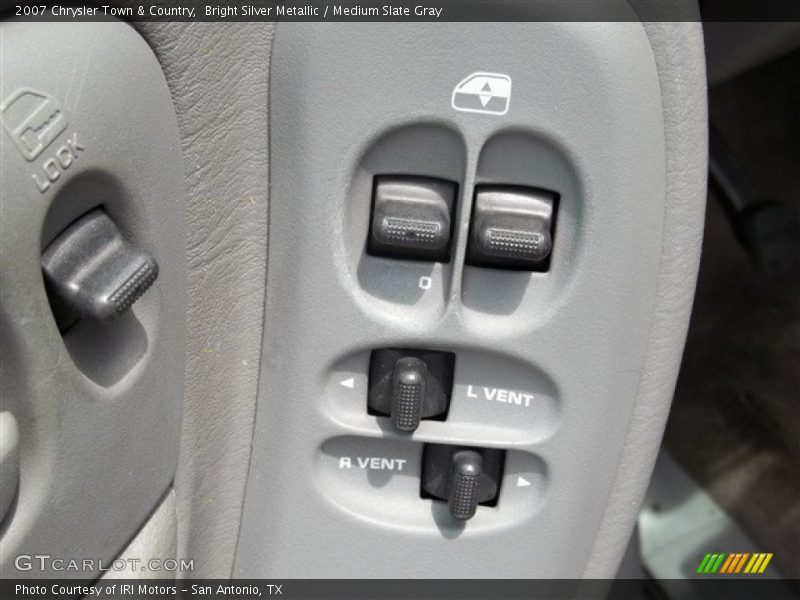 Bright Silver Metallic / Medium Slate Gray 2007 Chrysler Town & Country