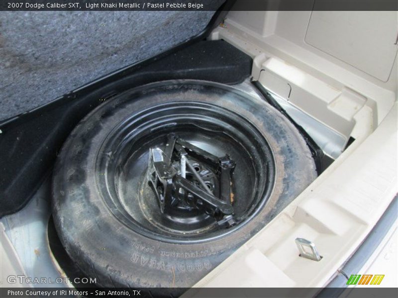 Light Khaki Metallic / Pastel Pebble Beige 2007 Dodge Caliber SXT