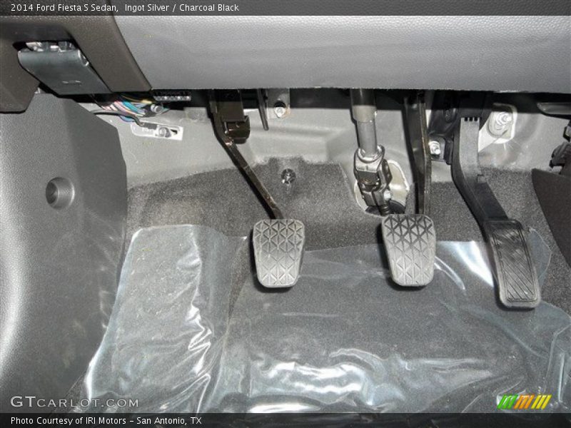 Controls of 2014 Fiesta S Sedan