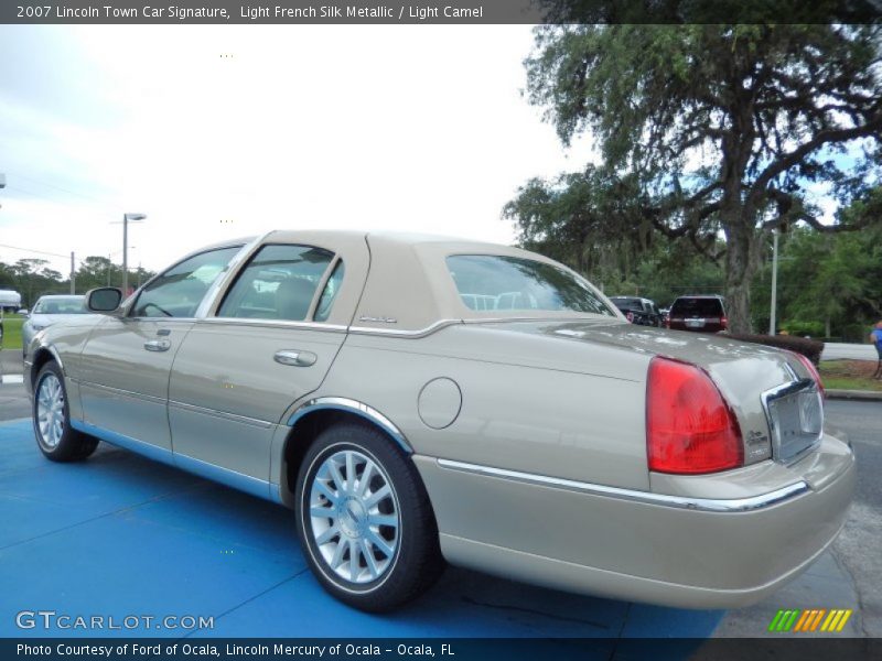 Light French Silk Metallic / Light Camel 2007 Lincoln Town Car Signature