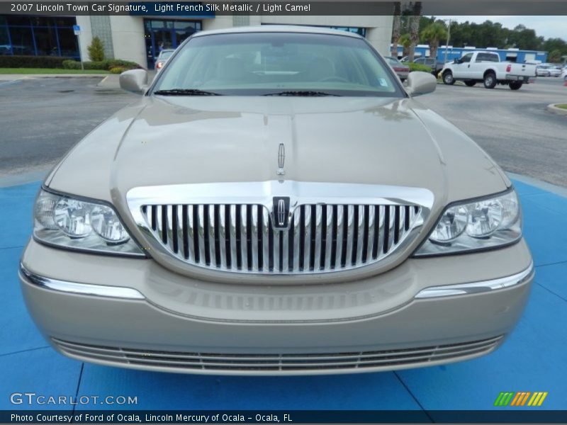 Light French Silk Metallic / Light Camel 2007 Lincoln Town Car Signature