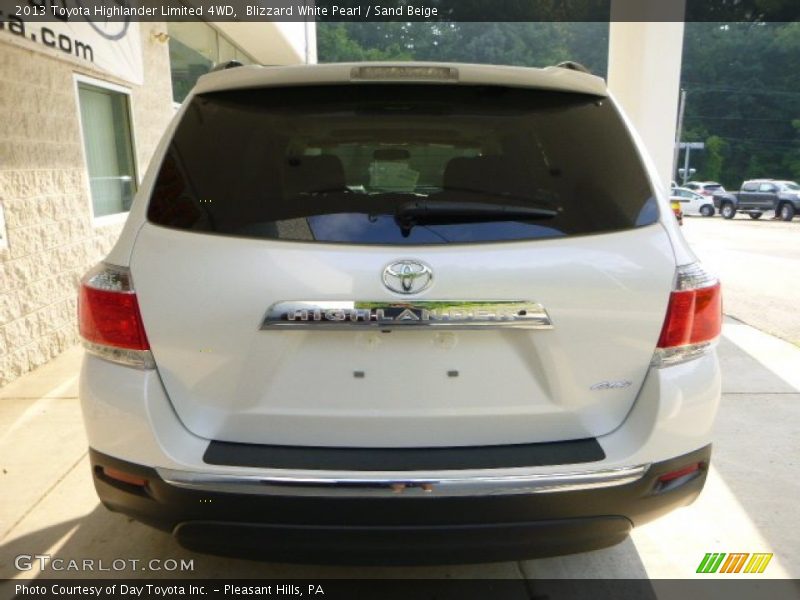 Blizzard White Pearl / Sand Beige 2013 Toyota Highlander Limited 4WD
