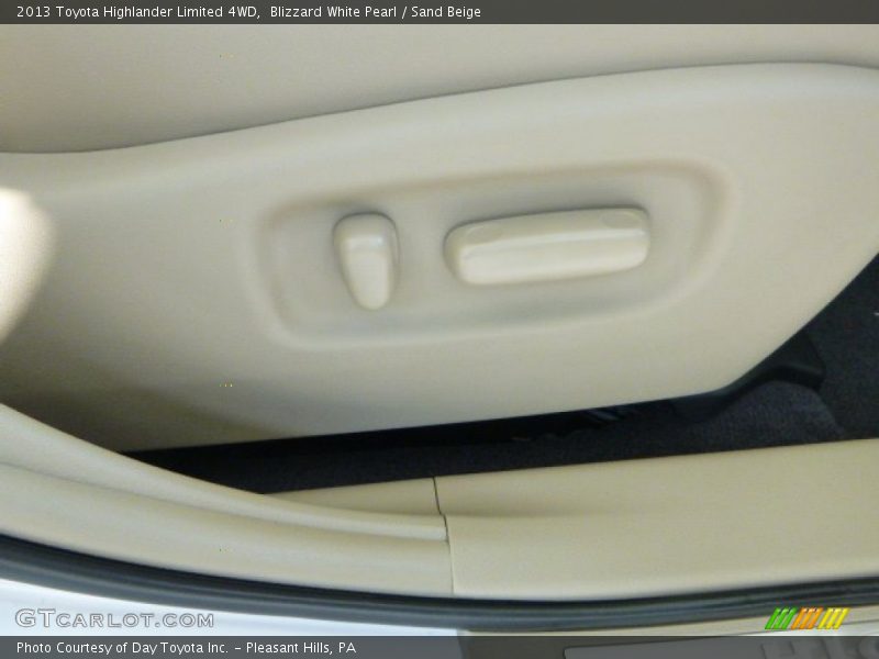 Blizzard White Pearl / Sand Beige 2013 Toyota Highlander Limited 4WD