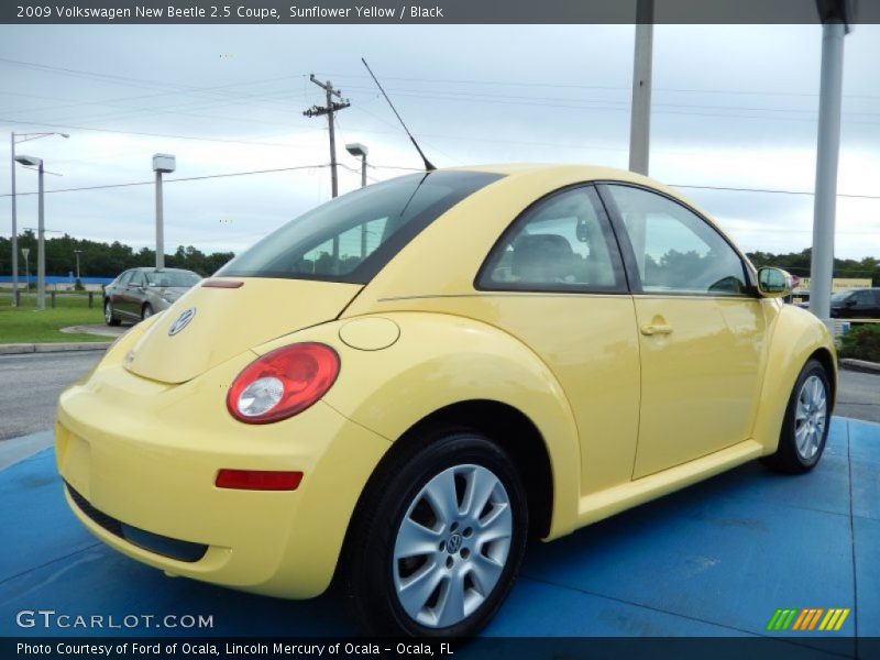 Sunflower Yellow / Black 2009 Volkswagen New Beetle 2.5 Coupe