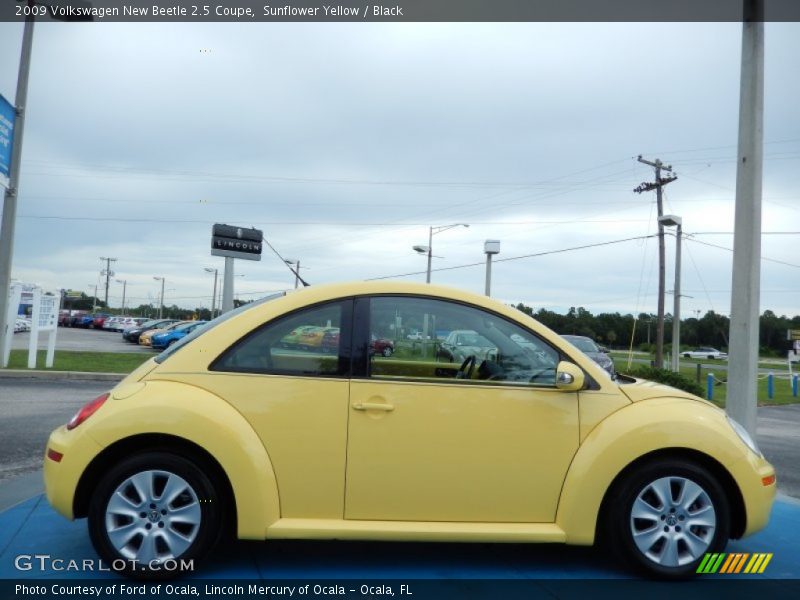 Sunflower Yellow / Black 2009 Volkswagen New Beetle 2.5 Coupe