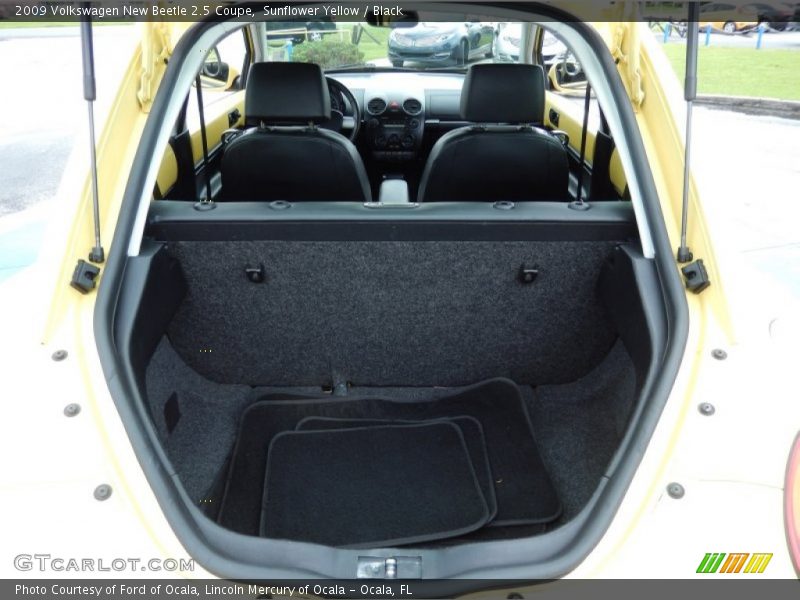 Sunflower Yellow / Black 2009 Volkswagen New Beetle 2.5 Coupe
