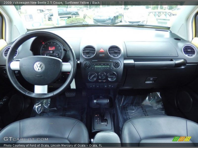 Sunflower Yellow / Black 2009 Volkswagen New Beetle 2.5 Coupe