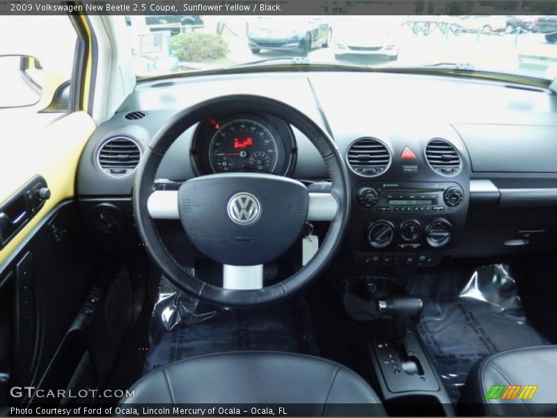Sunflower Yellow / Black 2009 Volkswagen New Beetle 2.5 Coupe