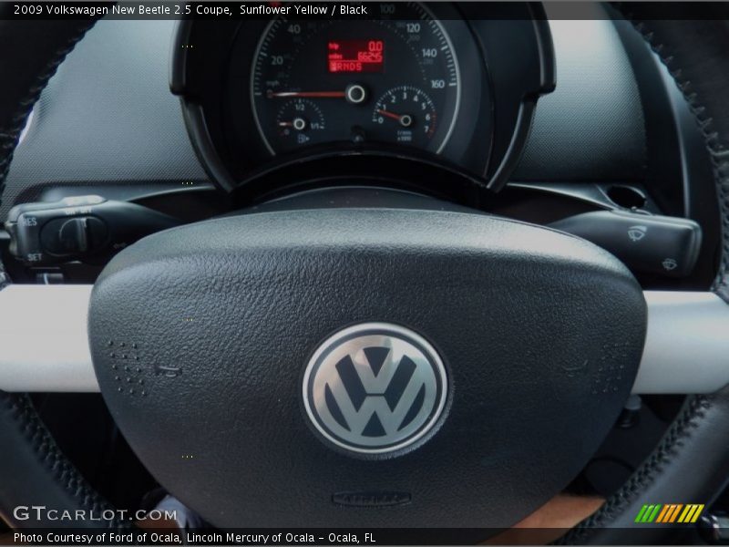 Sunflower Yellow / Black 2009 Volkswagen New Beetle 2.5 Coupe