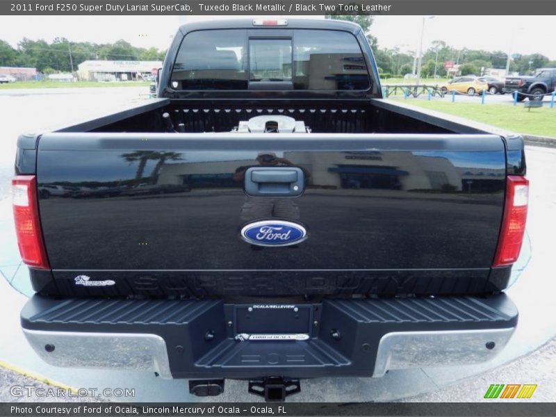 Tuxedo Black Metallic / Black Two Tone Leather 2011 Ford F250 Super Duty Lariat SuperCab