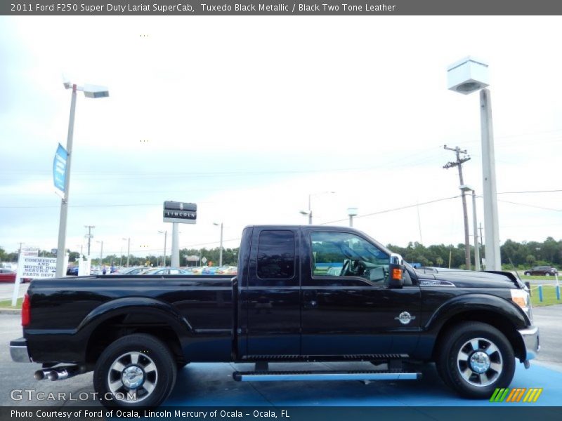Tuxedo Black Metallic / Black Two Tone Leather 2011 Ford F250 Super Duty Lariat SuperCab