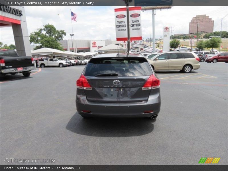 Magnetic Gray Metallic / Ivory 2010 Toyota Venza I4