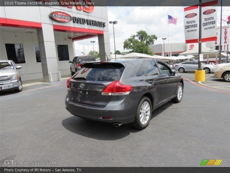 Magnetic Gray Metallic / Ivory 2010 Toyota Venza I4
