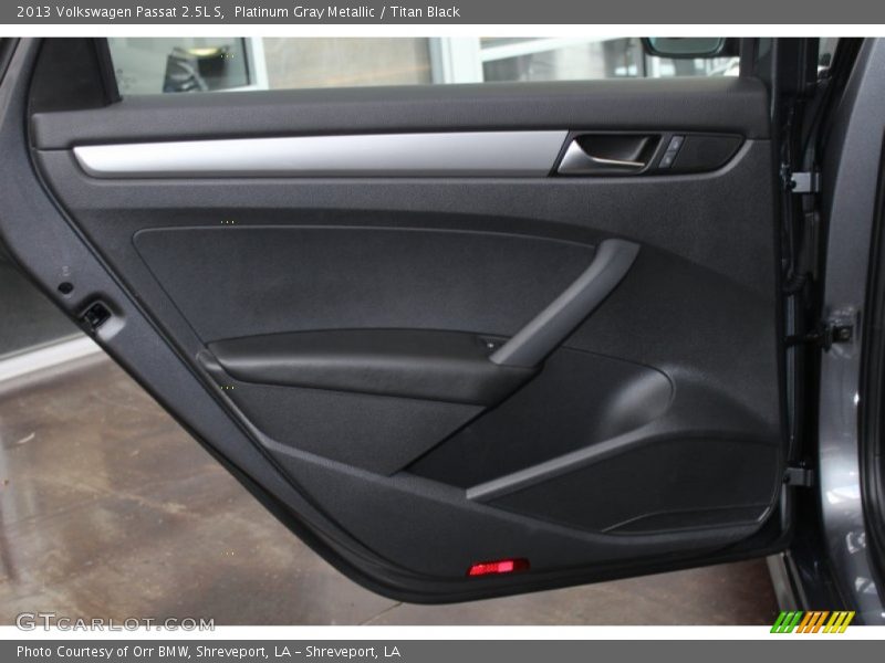 Platinum Gray Metallic / Titan Black 2013 Volkswagen Passat 2.5L S