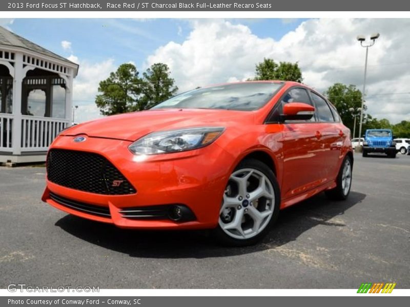 Front 3/4 View of 2013 Focus ST Hatchback