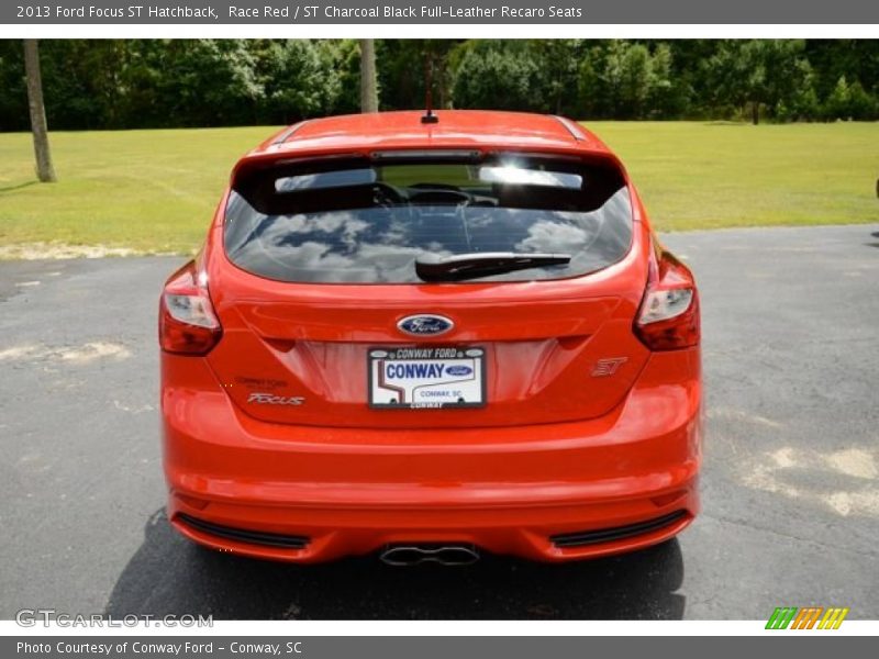 Race Red / ST Charcoal Black Full-Leather Recaro Seats 2013 Ford Focus ST Hatchback