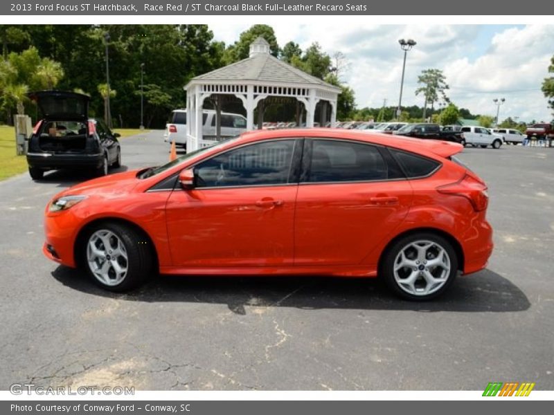 Race Red / ST Charcoal Black Full-Leather Recaro Seats 2013 Ford Focus ST Hatchback
