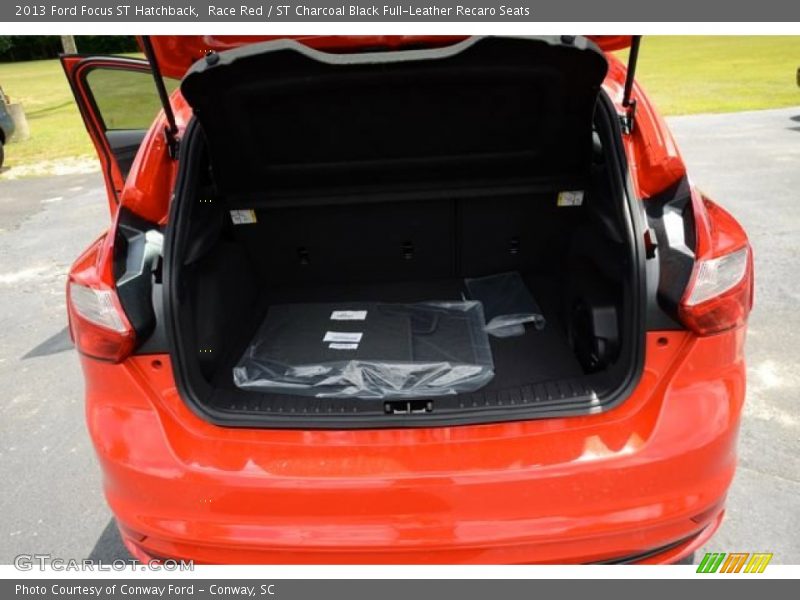 Race Red / ST Charcoal Black Full-Leather Recaro Seats 2013 Ford Focus ST Hatchback