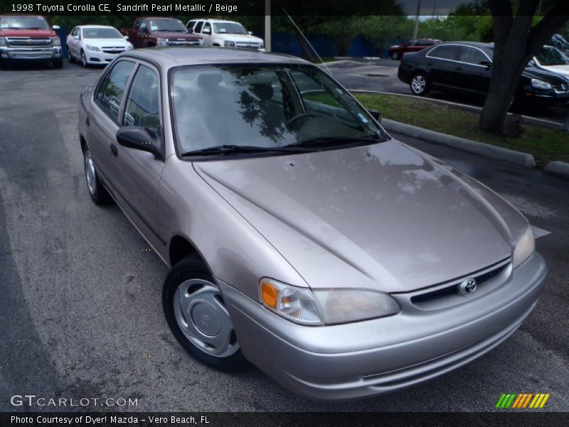 Front 3/4 View of 1998 Corolla CE