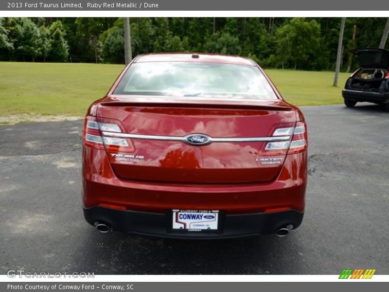 Ruby Red Metallic / Dune 2013 Ford Taurus Limited
