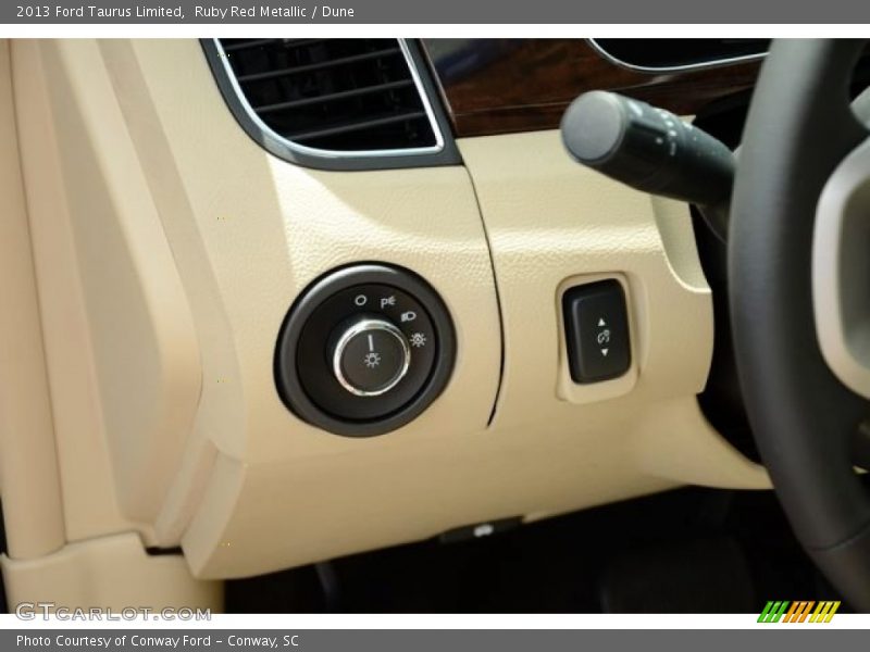 Ruby Red Metallic / Dune 2013 Ford Taurus Limited