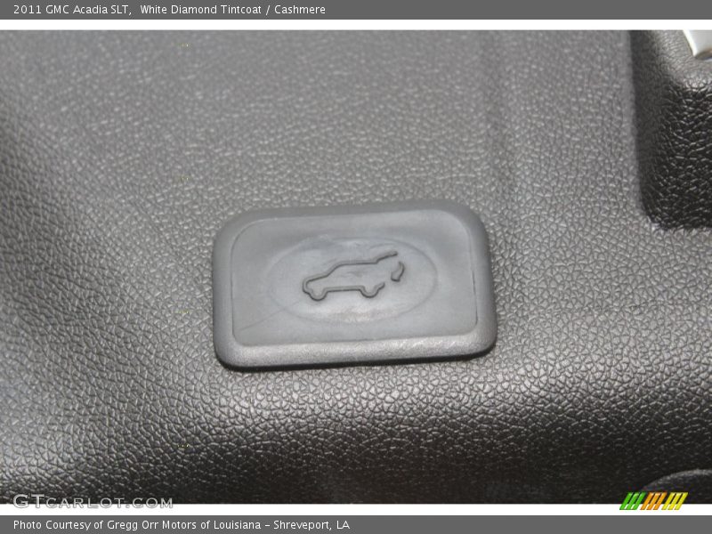 White Diamond Tintcoat / Cashmere 2011 GMC Acadia SLT