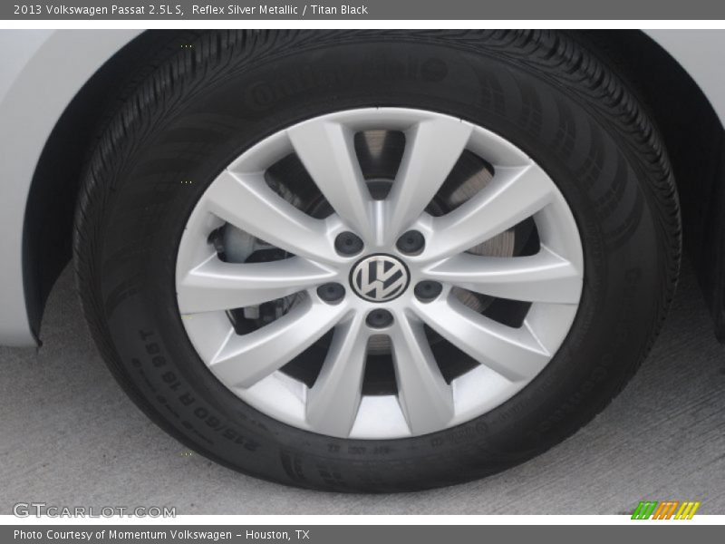 Reflex Silver Metallic / Titan Black 2013 Volkswagen Passat 2.5L S