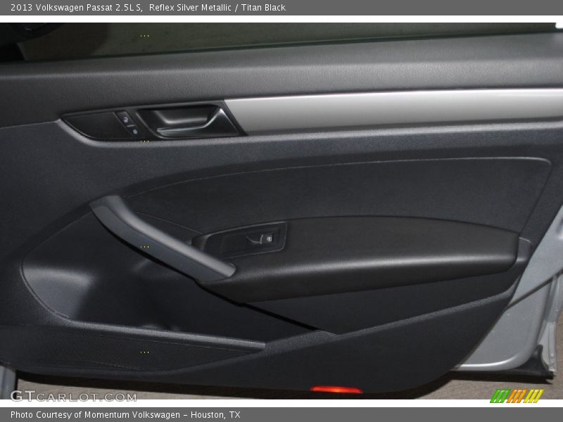 Reflex Silver Metallic / Titan Black 2013 Volkswagen Passat 2.5L S