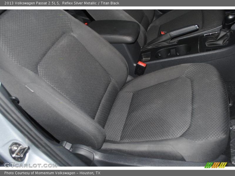 Reflex Silver Metallic / Titan Black 2013 Volkswagen Passat 2.5L S