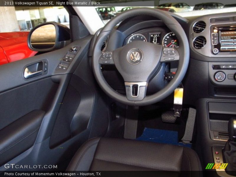 Night Blue Metallic / Black 2013 Volkswagen Tiguan SE