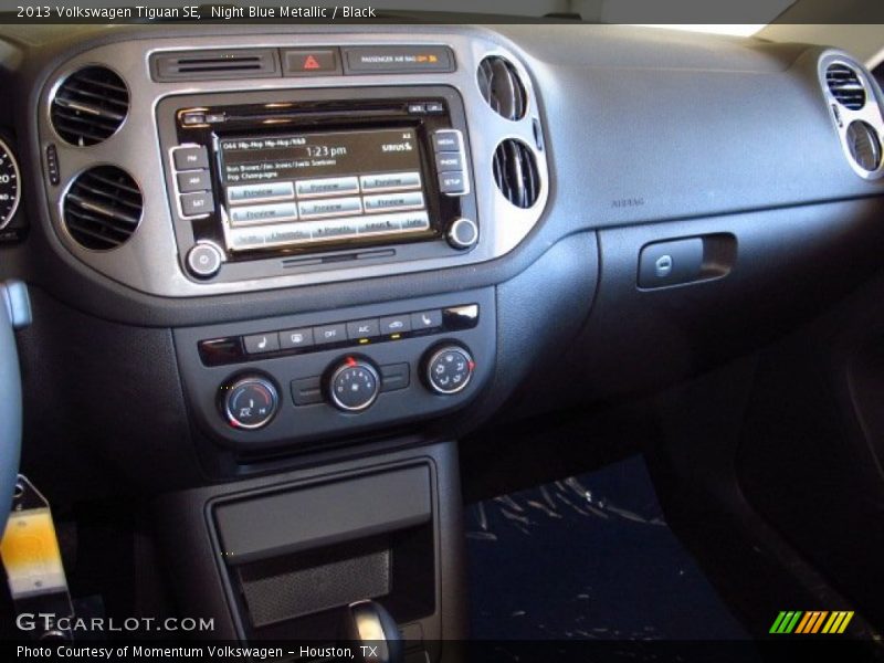 Night Blue Metallic / Black 2013 Volkswagen Tiguan SE