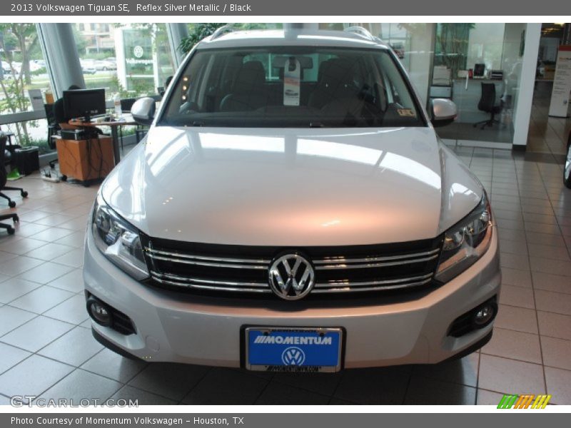 Reflex Silver Metallic / Black 2013 Volkswagen Tiguan SE