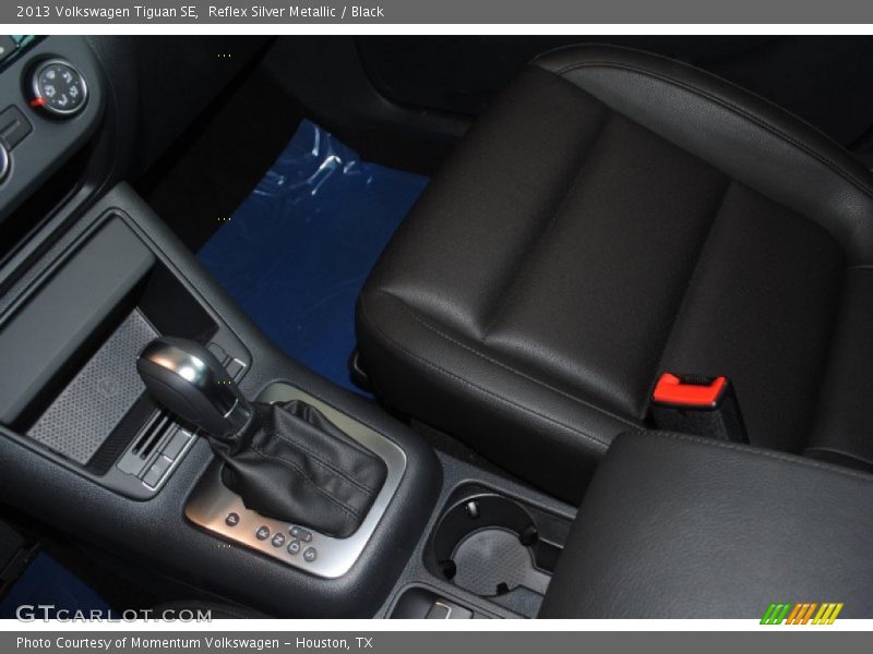 Reflex Silver Metallic / Black 2013 Volkswagen Tiguan SE