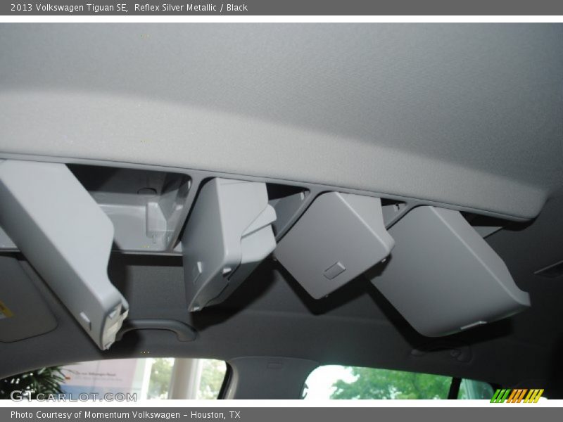 Reflex Silver Metallic / Black 2013 Volkswagen Tiguan SE