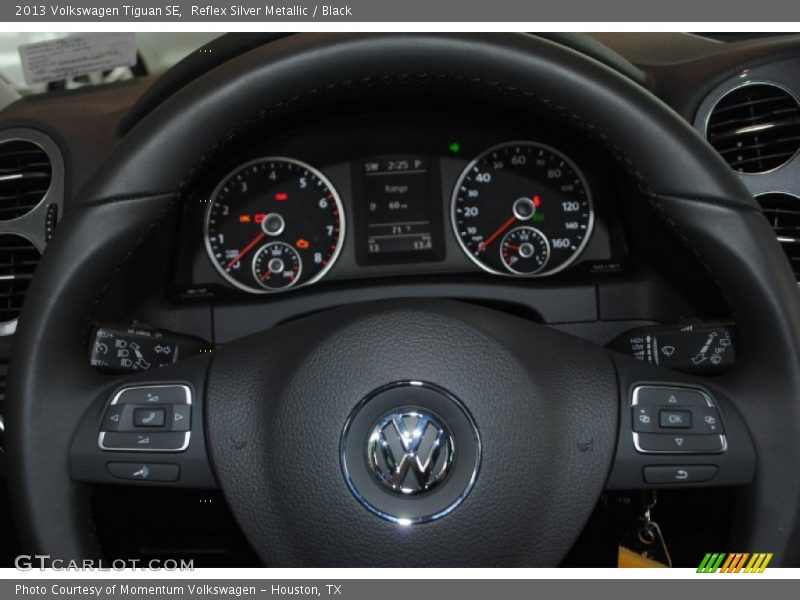 Reflex Silver Metallic / Black 2013 Volkswagen Tiguan SE