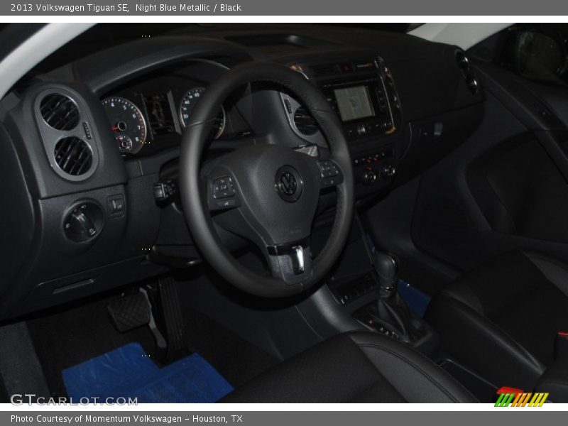Night Blue Metallic / Black 2013 Volkswagen Tiguan SE