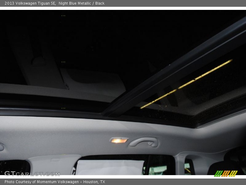 Night Blue Metallic / Black 2013 Volkswagen Tiguan SE