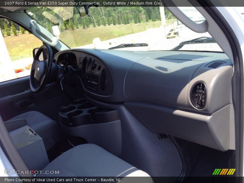 Oxford White / Medium Flint Grey 2007 Ford E Series Van E350 Super Duty Commercial