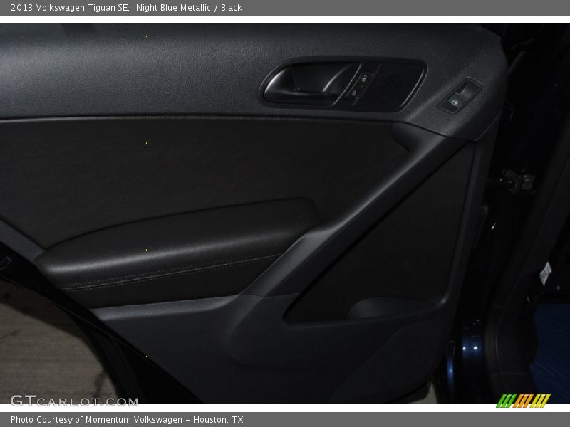 Night Blue Metallic / Black 2013 Volkswagen Tiguan SE