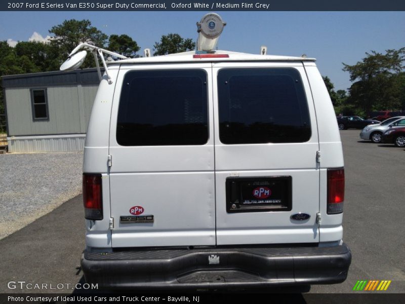 Oxford White / Medium Flint Grey 2007 Ford E Series Van E350 Super Duty Commercial