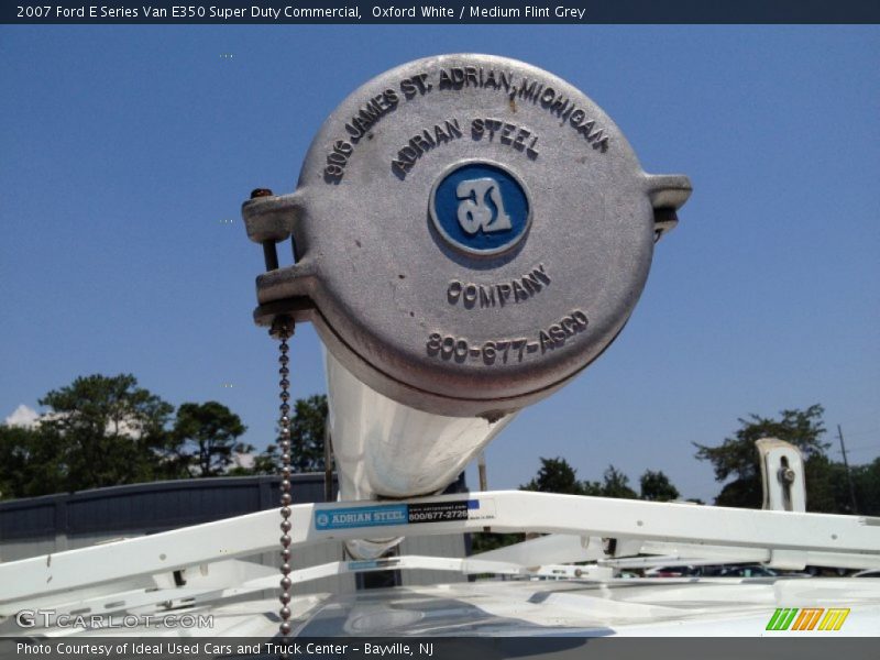 Oxford White / Medium Flint Grey 2007 Ford E Series Van E350 Super Duty Commercial