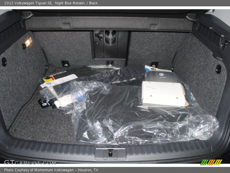 Night Blue Metallic / Black 2013 Volkswagen Tiguan SE