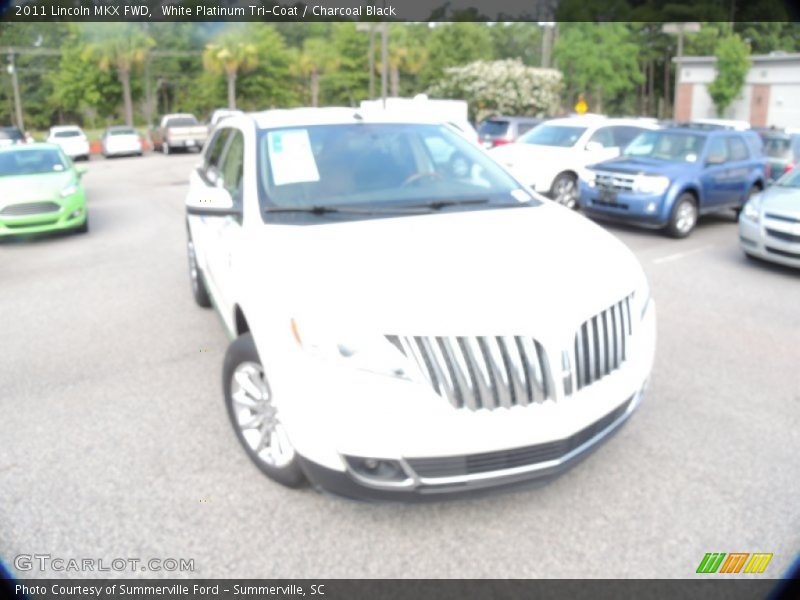 White Platinum Tri-Coat / Charcoal Black 2011 Lincoln MKX FWD