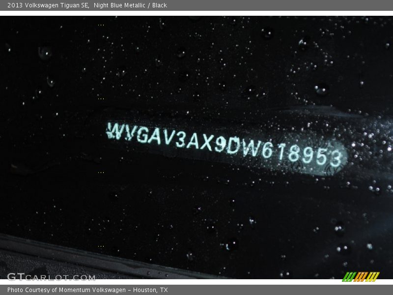 Night Blue Metallic / Black 2013 Volkswagen Tiguan SE