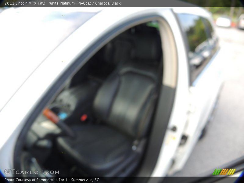White Platinum Tri-Coat / Charcoal Black 2011 Lincoln MKX FWD