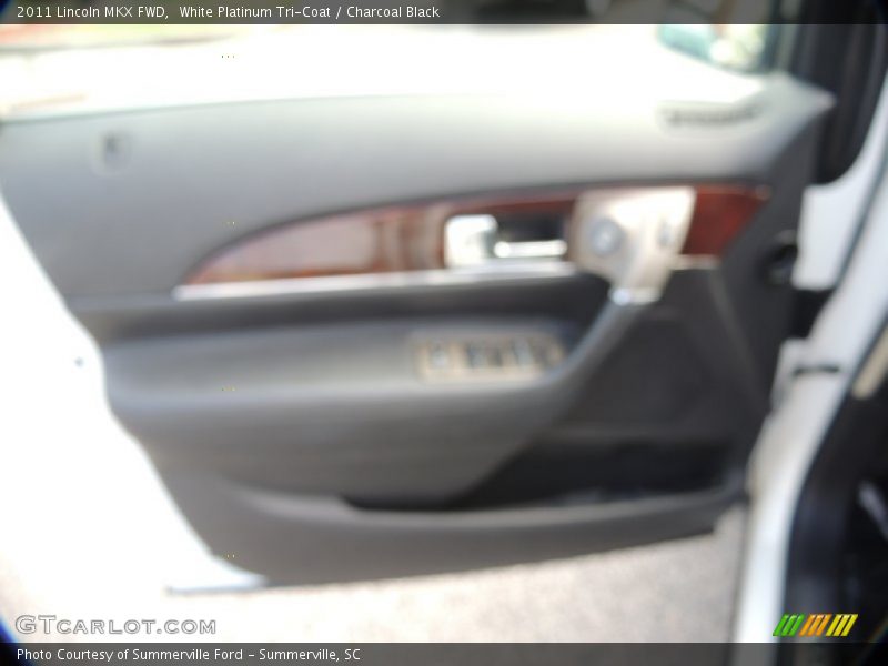 White Platinum Tri-Coat / Charcoal Black 2011 Lincoln MKX FWD