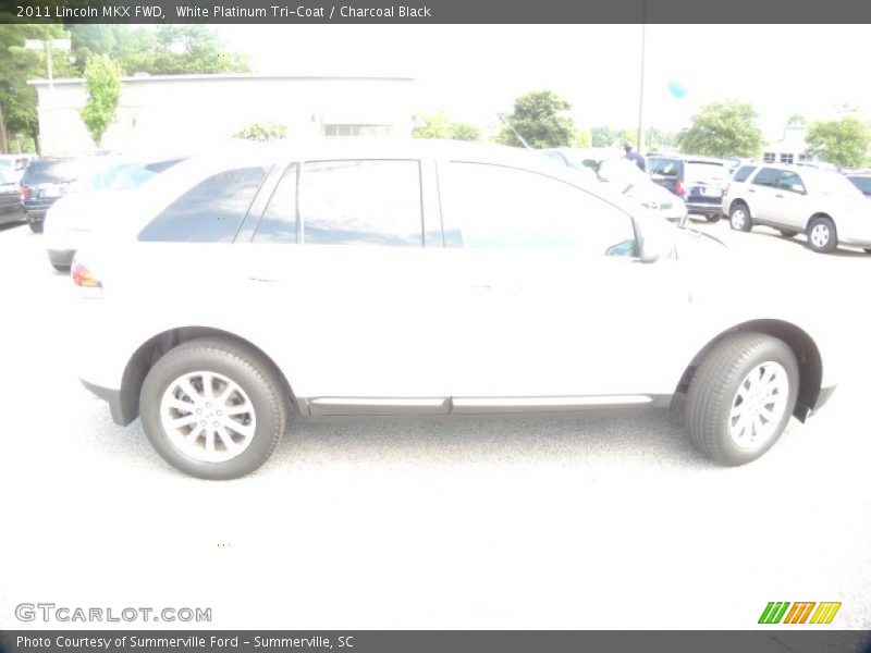 White Platinum Tri-Coat / Charcoal Black 2011 Lincoln MKX FWD