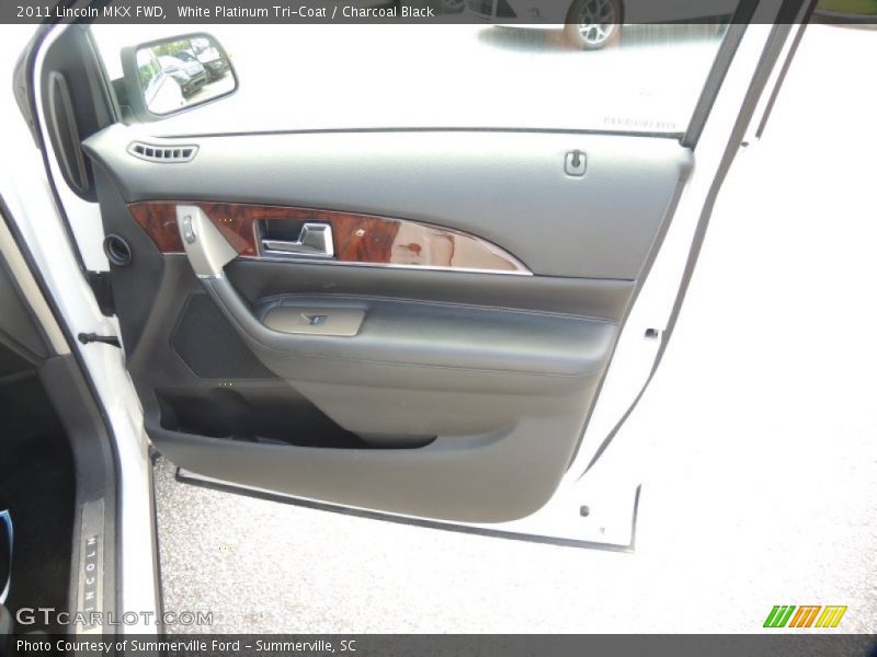 White Platinum Tri-Coat / Charcoal Black 2011 Lincoln MKX FWD