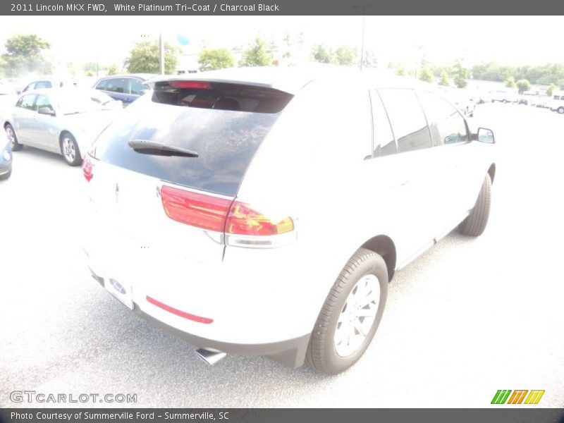 White Platinum Tri-Coat / Charcoal Black 2011 Lincoln MKX FWD